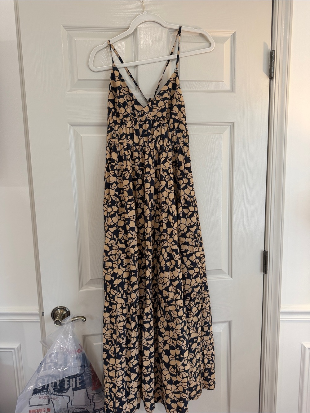 Abercrombie & Fitch-Floral Spaghetti-Strap Maxi Dress in Beige and Black